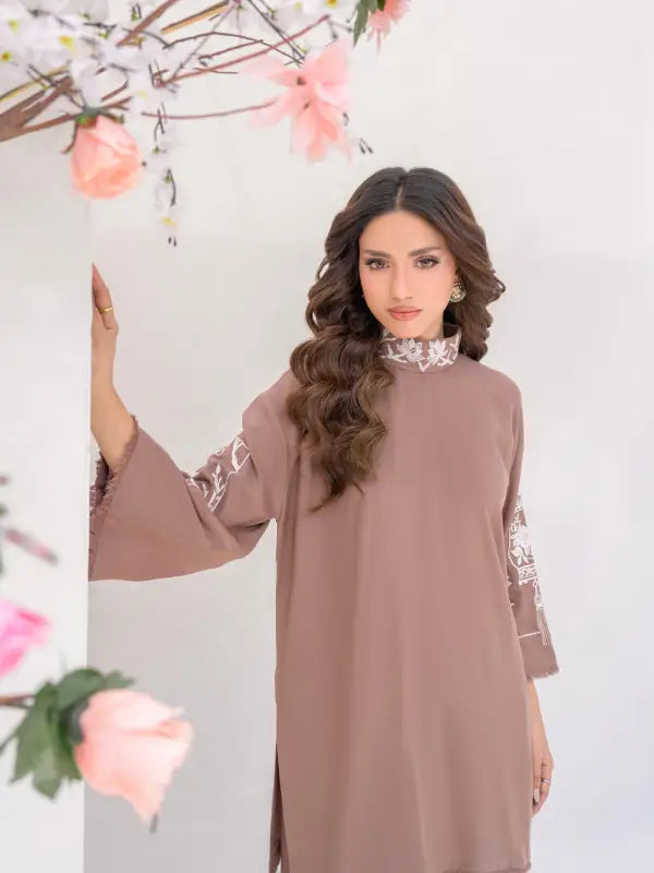 Casual luxe Brown Outfit with Embroidered Tunic