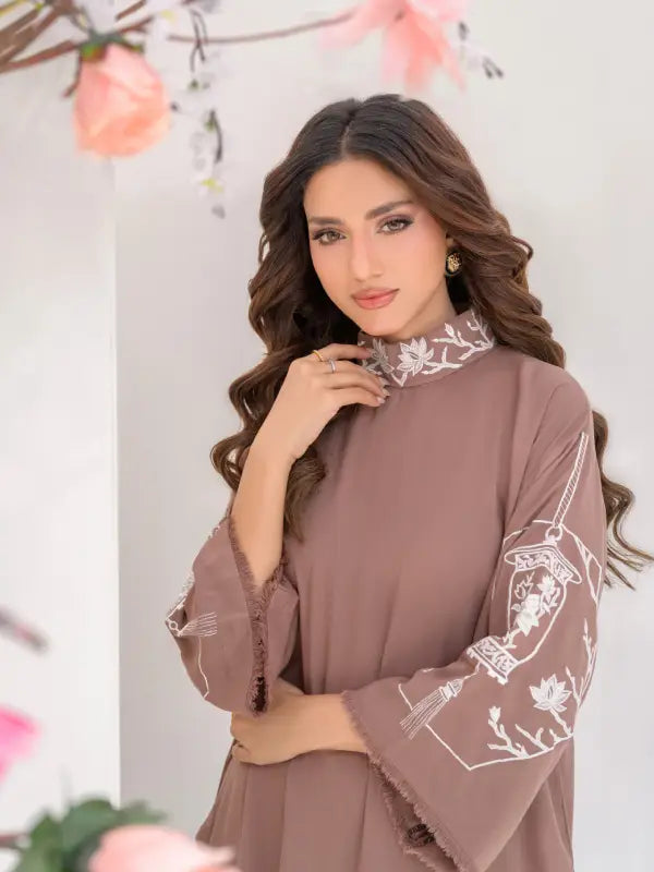 Casual luxe Brown Outfit with Embroidered Tunic